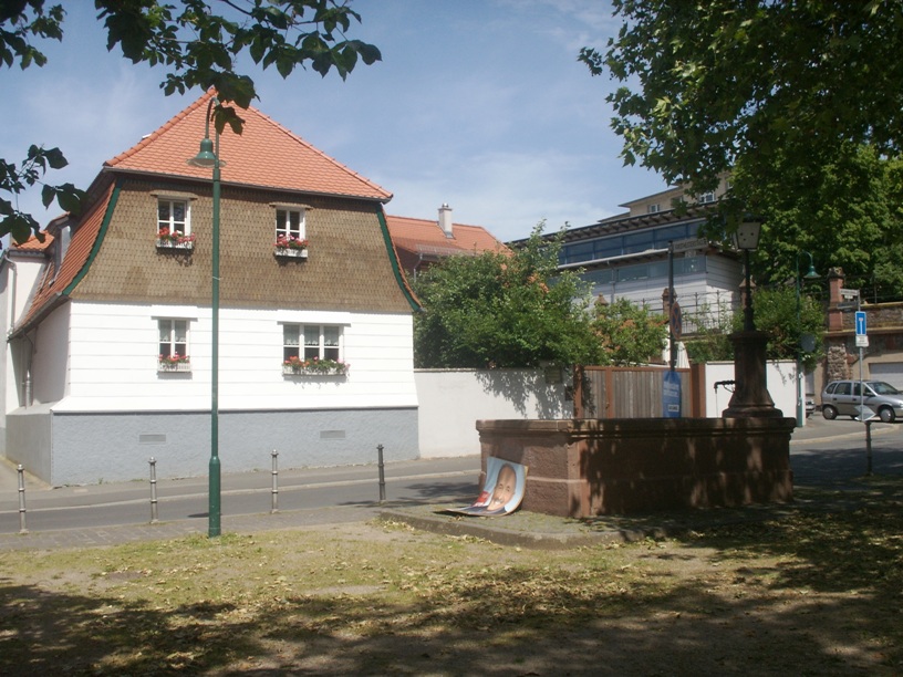 Darmstadt, Bessungen, Alt-Bessungen, Bessunger Straße, Forstmeisterplatz