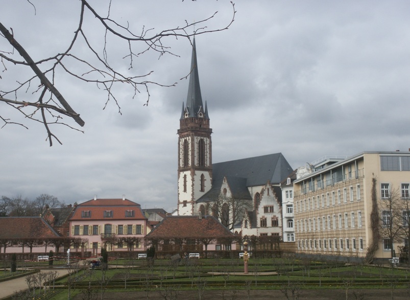 Darmstadt, Darmstadt-Mitte, Hochschulviertel, Prinz-Georg-Garten mit Prinz-Georg-Palais, Porzellanschlösschen und St. Elisabethkirche Darmstadt, Darmstadt-Mitte, Hochschulviertel, Prinz-Georg-Garten mit Prinz-Georg-Palais, Porzellanschlösschen und St. Elisabethkirche