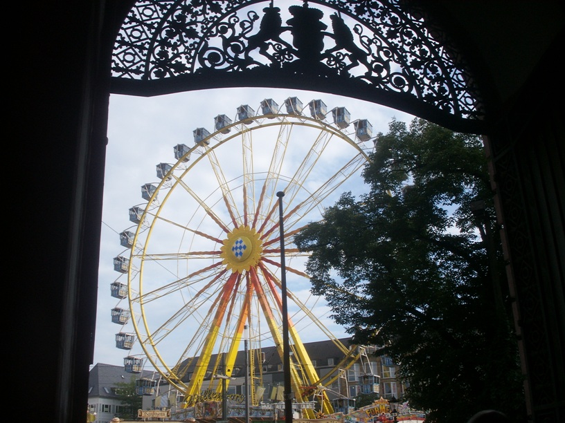 Darmstadt, Darmstadt-Mitte, Kapellplatzviertel, Riesenrad, Marktplatz, Heinerfest 2011