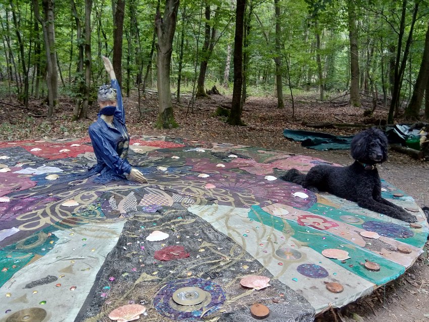 Darmstadt, Ein Hundeleben in Darmstadt, Mother Mandala