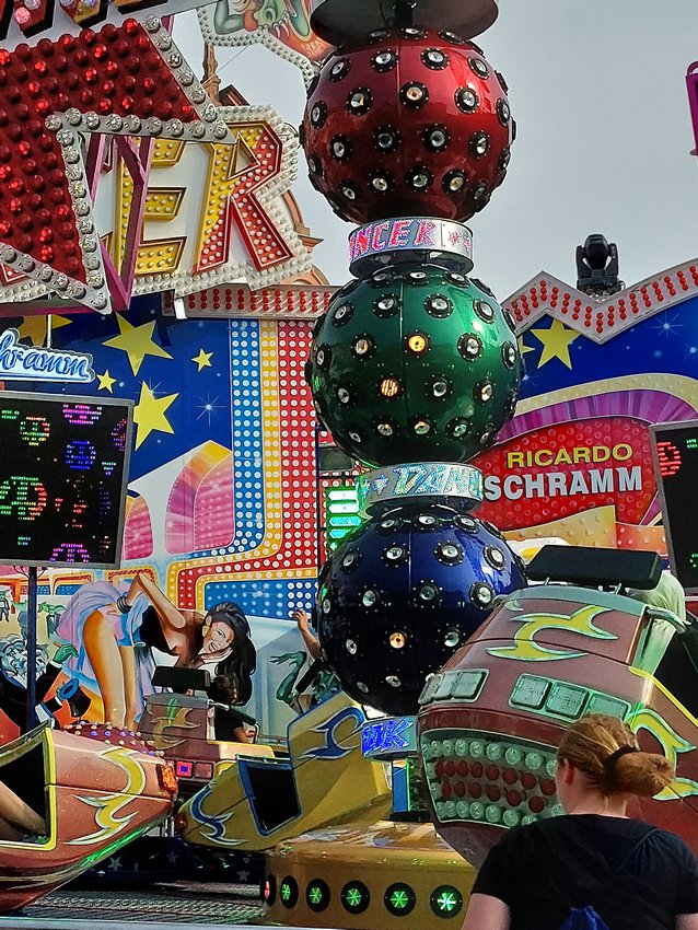 Darmstadt, Ein Hundeleben in Darmstadt - 72. Heinerfest auf dem Marktplatz